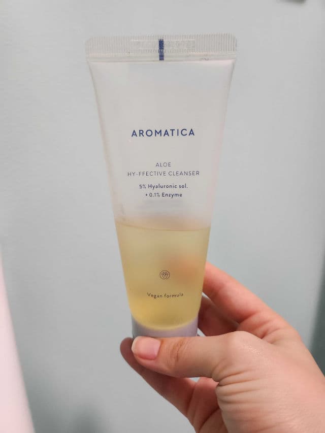Aromatica Aloe Hy-ffective Cleanser review photo by AnaGeorgiana