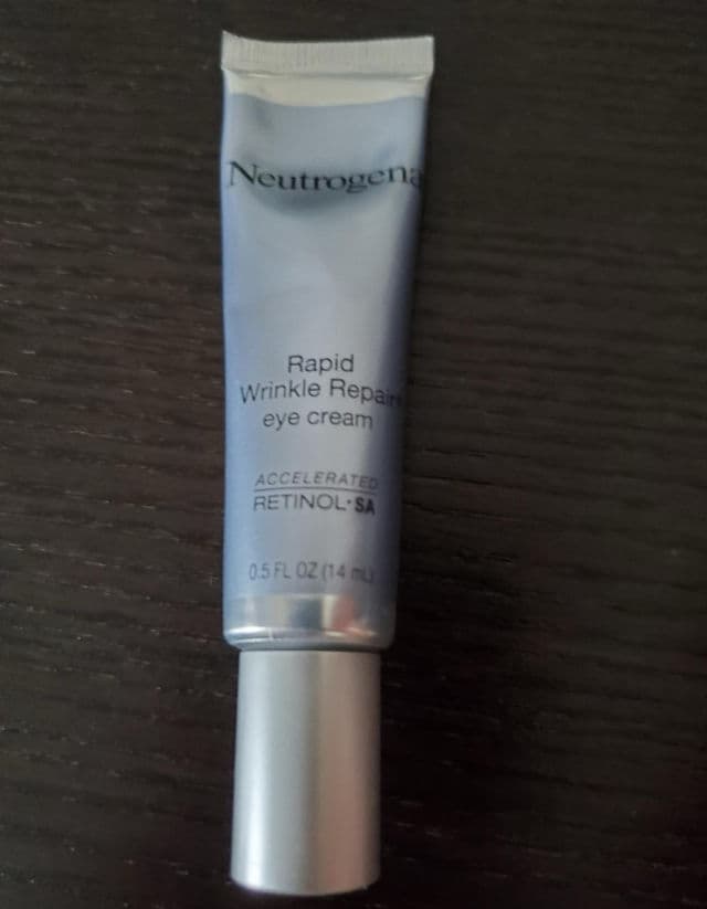 Neutrogena Rapid Wrinkle Repair Eye Cream review photo by AuntDD