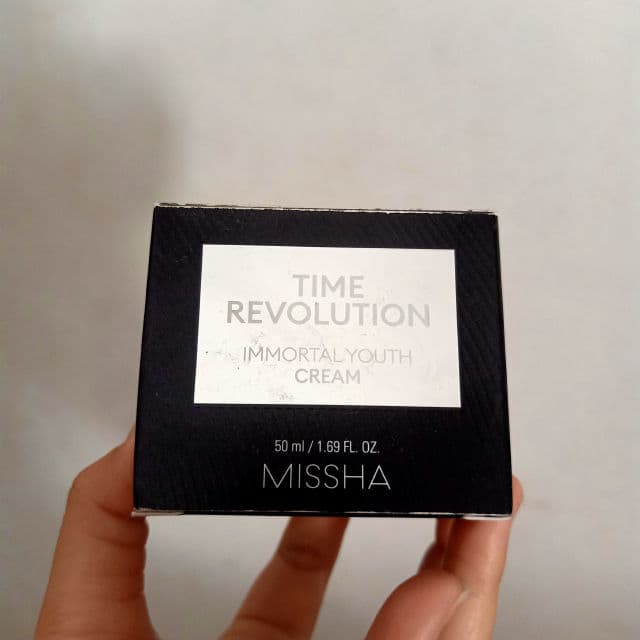 MISSHA Time Revolution Immortal Youth Cream review photo by AARIANDAYU