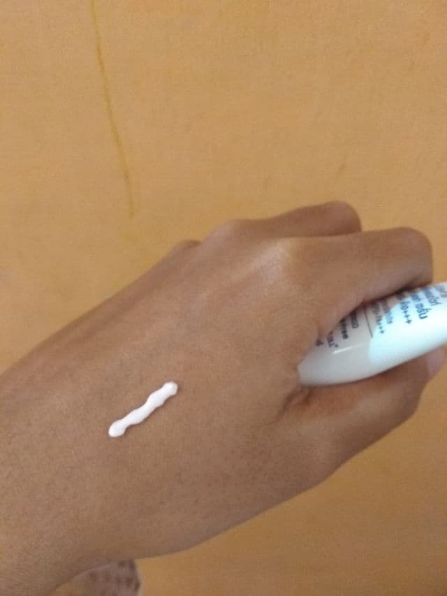 Nivea Sun Protect&White Instant Aura Serum SPF 50+PA+++ review photo by Aangelash