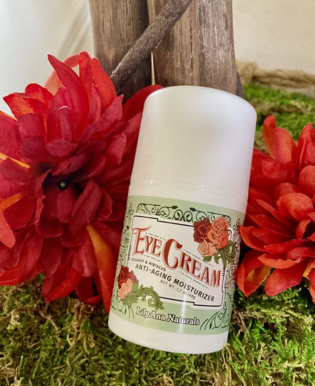 LilyAna Naturals Eye Cream Moisturizer review photo by AditiAgarwal