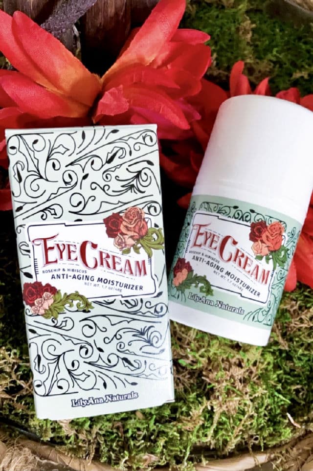 LilyAna Naturals Eye Cream Moisturizer review photo by AditiAgarwal