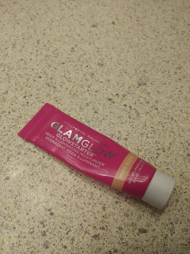 GlamGlow GLOWSTARTER Mega Illuminating Moisturizer review photo by Aerowynn