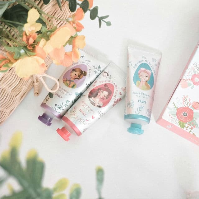 FASCY Lab Waterfume Hand Essence review photo by Afandi