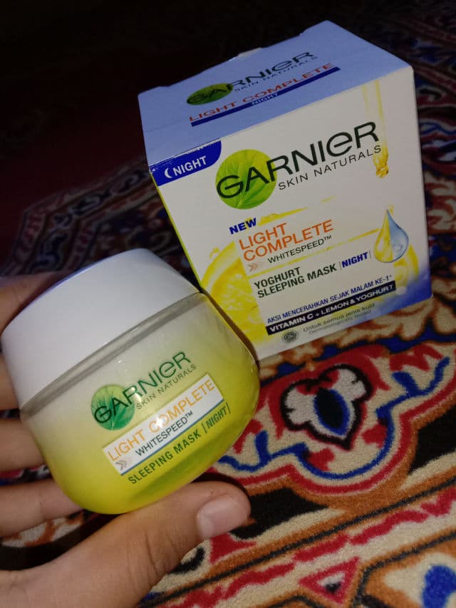 Garnier Light Complete Yoghurt Sleeping Mask (Whitening) review photo by Afiya