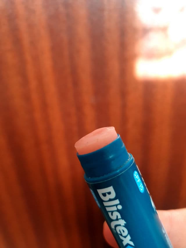 Blistex Medicated Lip Balm SPF15 review photo by Agness