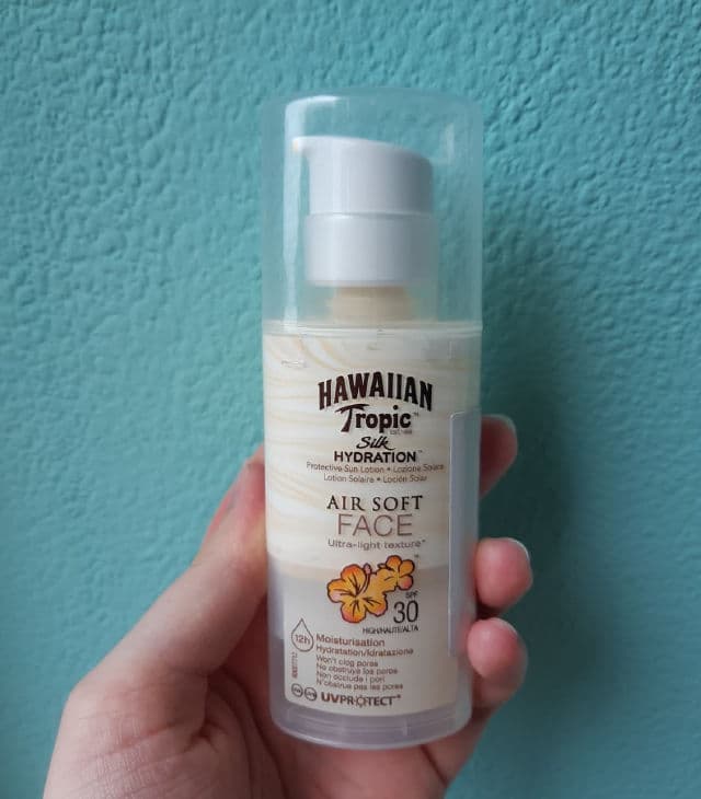 Hawaiian Tropic Silk Hydration Face with SPF 30 review photo by Aicha