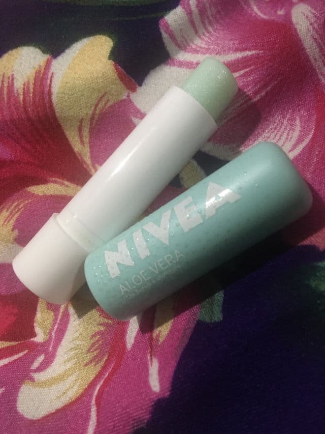 Nivea 2 in 1 Aloe Vera Caring Lip Scrub review photo by ajasvalle