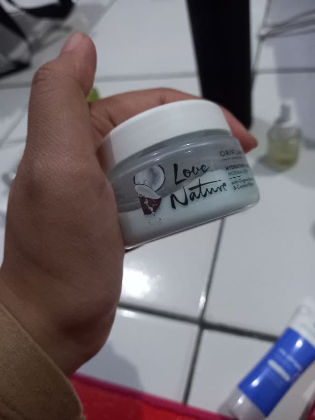 Oriflame Hydrating Face Cream for Normal Skin with Organic Aloe Vera and Coconut Water review photo by Ainq