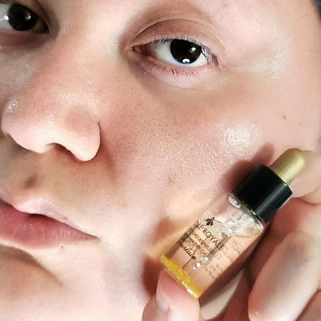 Guerlain Abeille Royale Youth Watery Oil review photo by AlottaReviews