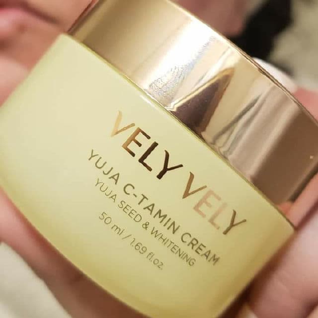 Vely Vely Yuja C-tamin Cream review photo by AlottaReviews