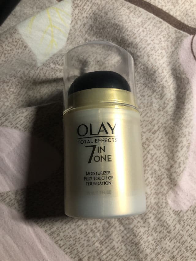 Olay Total Effects 7-in-1 Anti-Aging UV Moisturizer Plus Touch of Foundation review photo by Ambila
