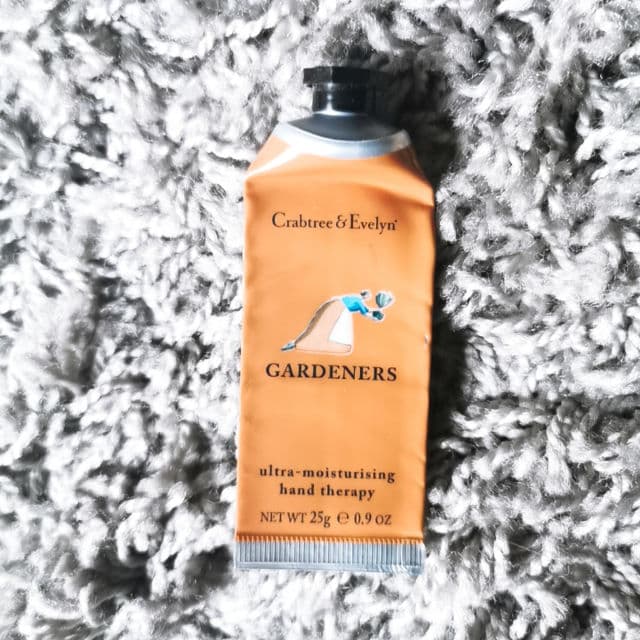 Crabtree & Evelyn Gardeners Ultra-Moisturising Hand Cream Therapy review photo by Ambitiouspiglet