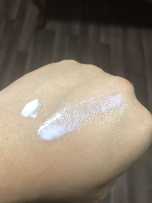 NUViT Daily Defender Lightweight Moisturizing Sunscreen SPF 50+ review photo by AmeeJay