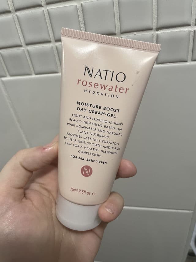 Natio Rosewater Hydration Moisture Boost Day Cream-Gel review photo by Anastasiya