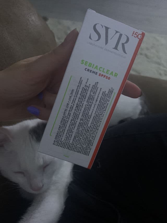 SVR Sebiaclear Creme SPF50 review photo by Andrrea