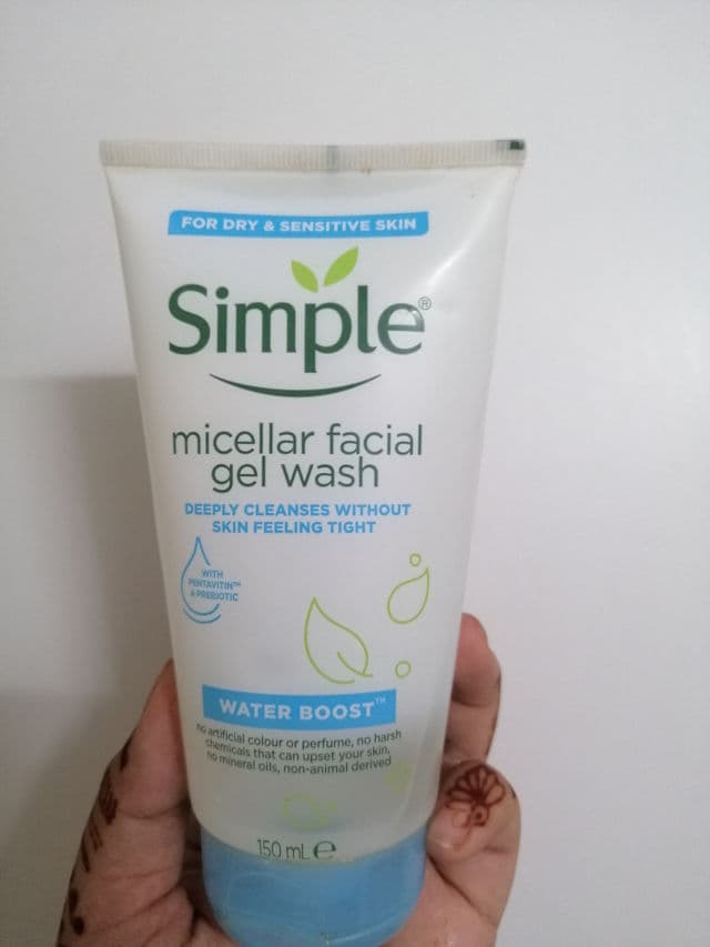 Simple Water Boost Micellar Facial Gel Wash review photo by Anikayusra