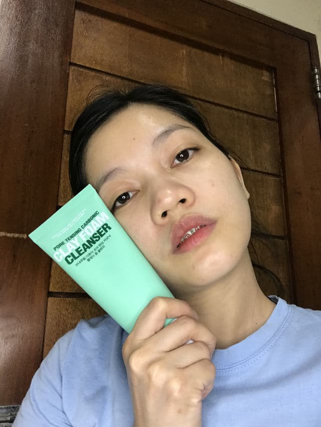 So Natural Pore Tensing Carbonic Clay Foam Cleanser review photo by Apples