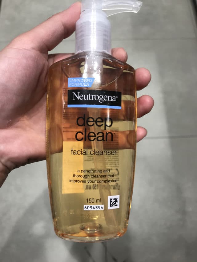 Neutrogena Deep Clean Facial Cleanser, for Normal to Oily Skin review photo by Apples