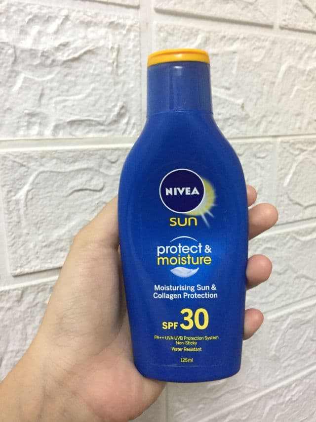 Nivea Protect & Moisture Moisturising Sunscreen Pump SPF50+ review photo by ArfaFawa