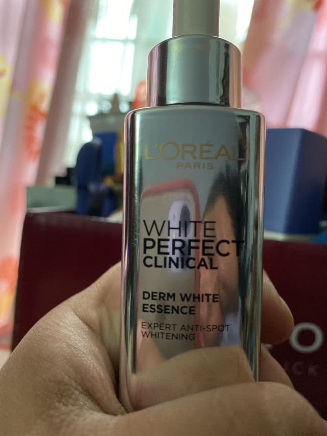 L'Oreal Paris White Perfect Clinical Derm White Essence review photo by Bazz