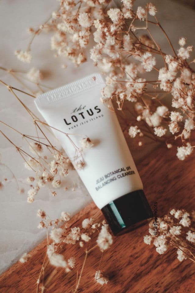 The Pure Lotus Jeju Botanical pH Balancing Cleanser  review photo by Betweendots