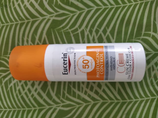 Eucerin Photoaging Control CC Tinted Cream Fair SPF 50+ review photo by Bibianarg