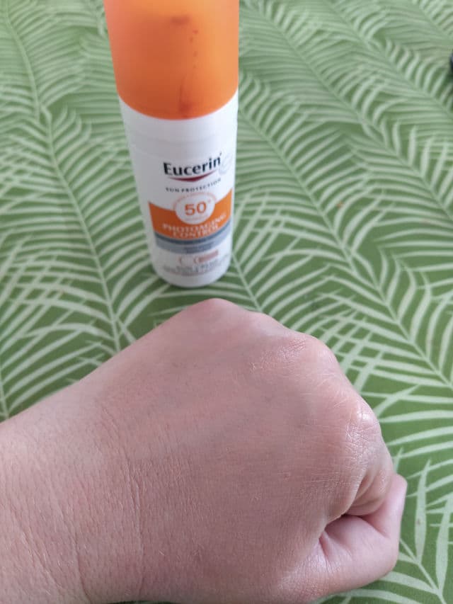Eucerin Photoaging Control CC Tinted Cream Fair SPF 50+ review photo by Bibianarg