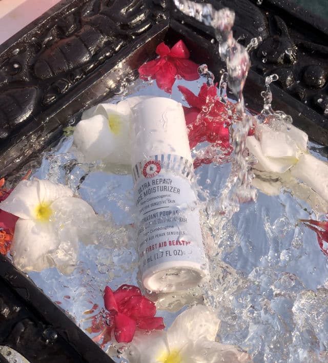 First Aid Beauty Ultra Repair Face Moisturiser review photo by Bili