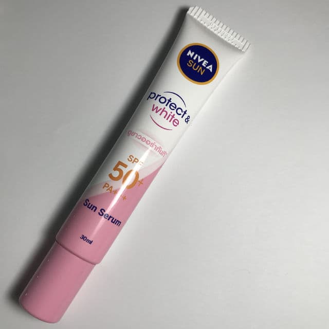 Nivea Sun Protect & White Instant Aura Serum SPF50+PA++++ review photo by BiyaSkin