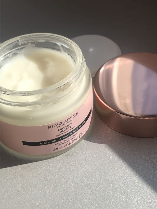 Revolution Beauty Mattify Boost Cream review photo by BlondieRS