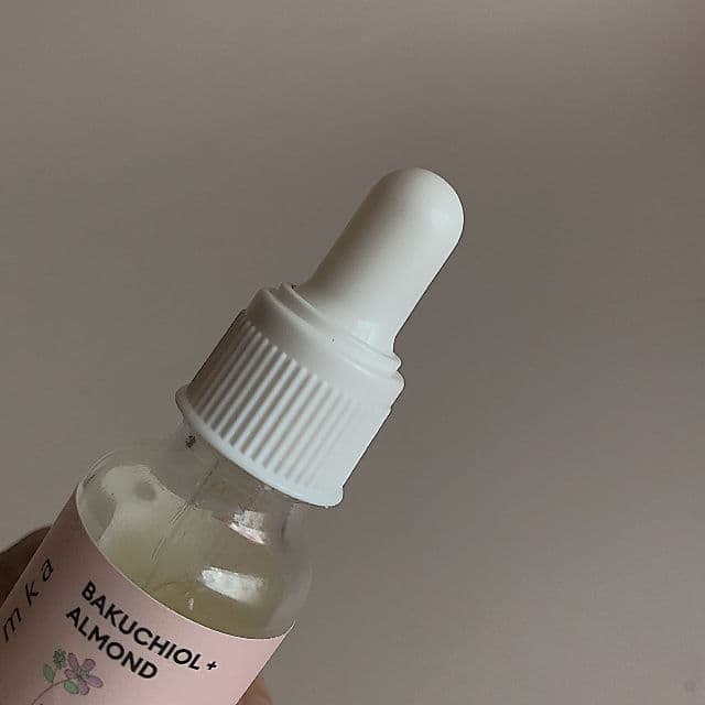 Bloomka Bakuchiol + Almond Facial Oil review photo by Bobagulugulu