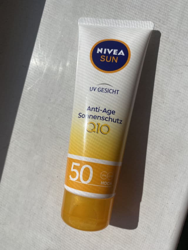 Nivea Sun UV Face Q10 Anti-Age & Anti-Pigments SPF50 review photo by Bogesz