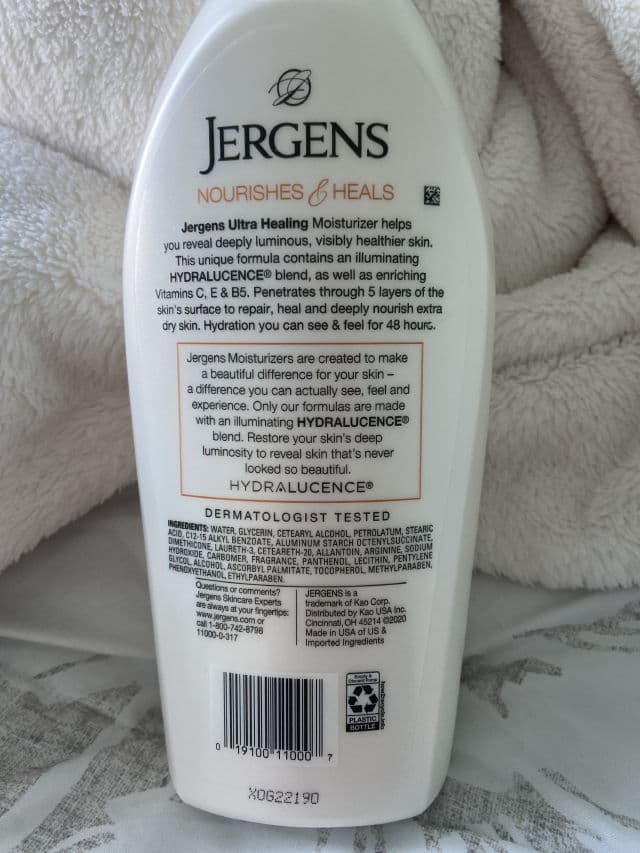 Jergens Ultra Hydrating Daily Moisturizer review photo by pasteltulips