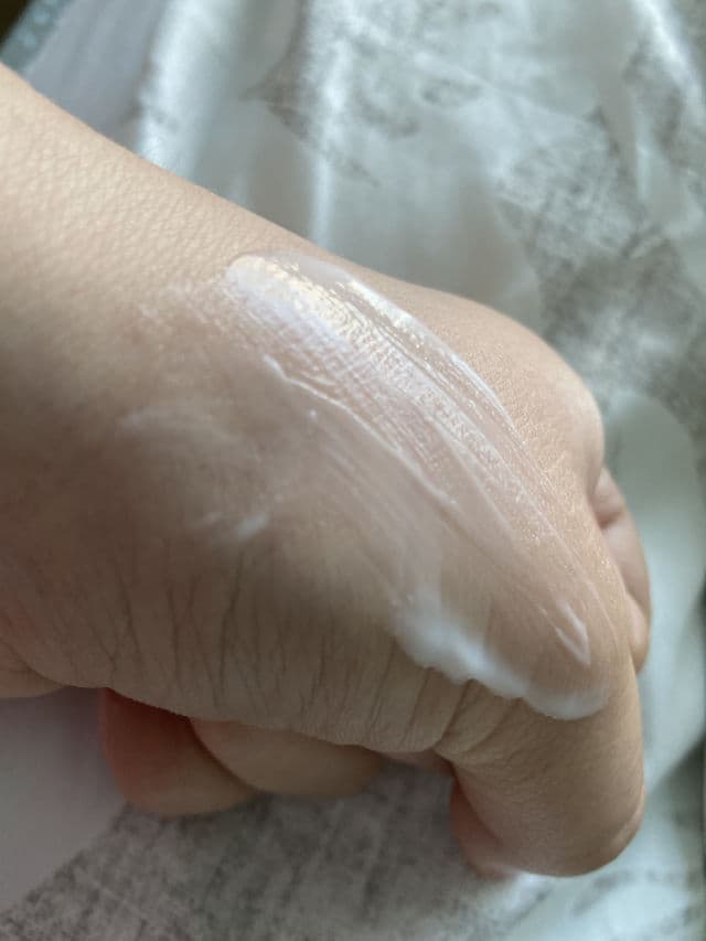 Jergens Ultra Hydrating Daily Moisturizer review photo by pasteltulips