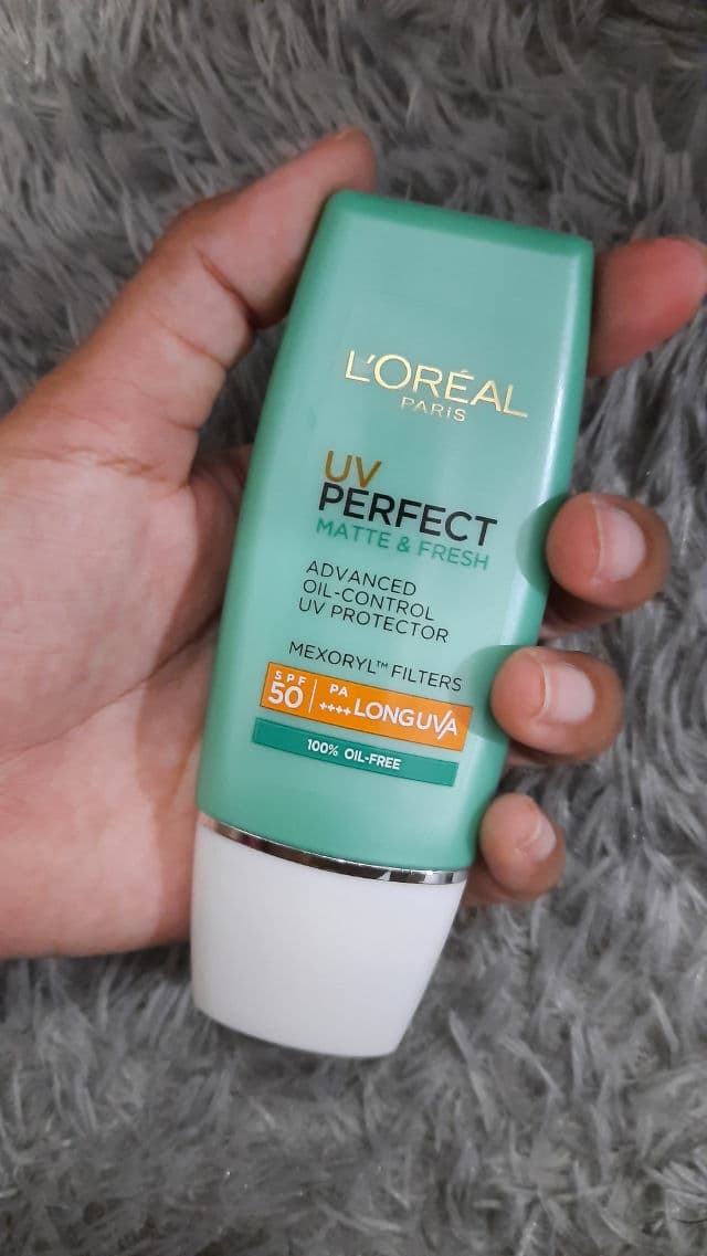 L'Oreal Paris UV Perfect Matte & Fresh Long UVA SPF 50+/PA++++ review photo by Bypitek