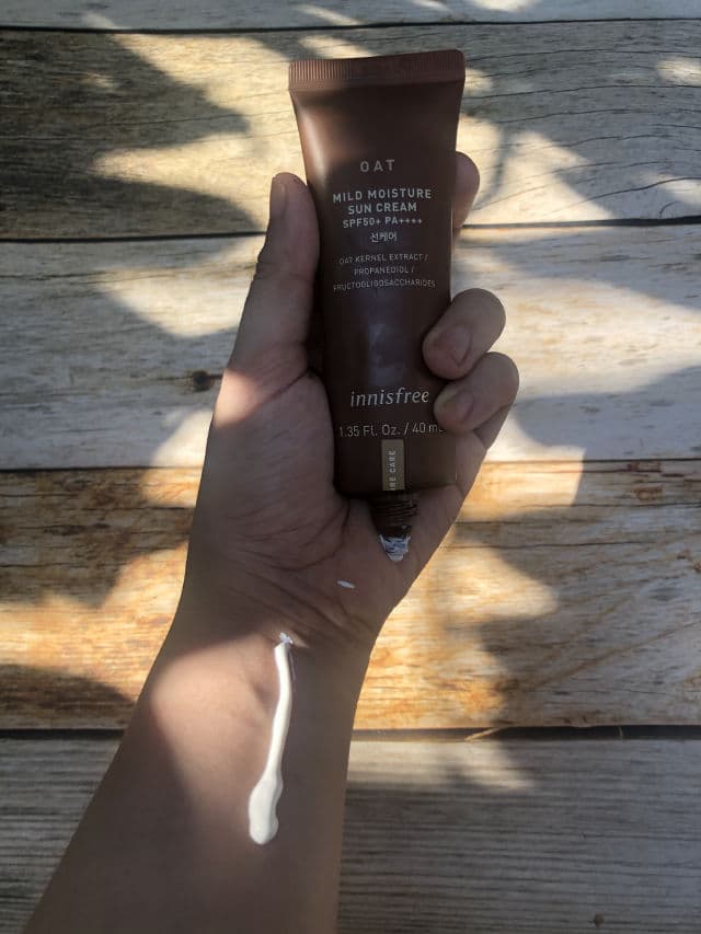 INNISFREE Oat Mild Moisture Sun Cream SPF50+ PA+++ review photo by Camelliaskinensis