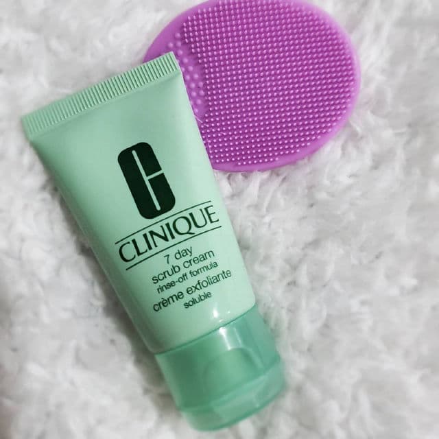 Clinique 7 Day Scrub Cream Rinse-Off Formula review photo by CarolRolzyy