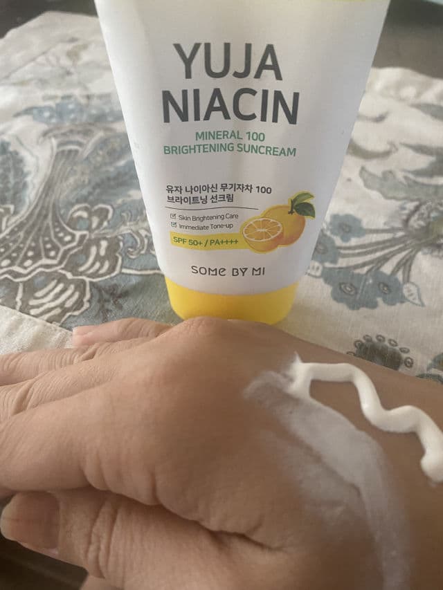Some By Mi Yuja Niacin Mineral 100 Brightening Suncream review photo by Cecileetobelix