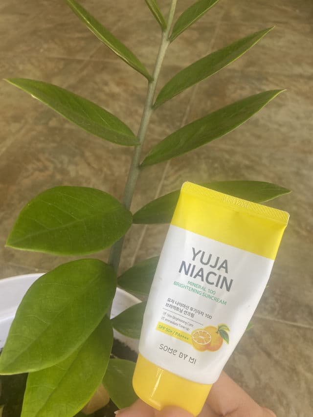 Some By Mi Yuja Niacin Mineral 100 Brightening Suncream review photo by Cecileetobelix