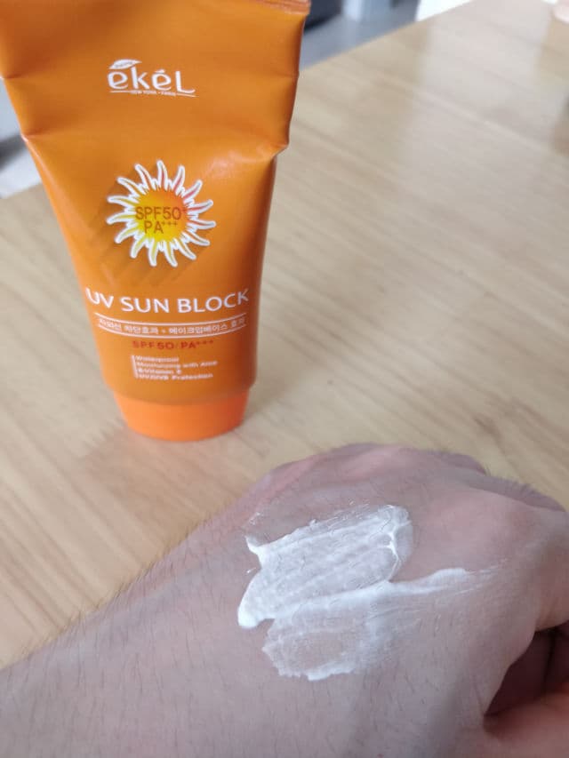 ekel UV Sun Block with SPF 50/ PA+++ review photo by Cedric