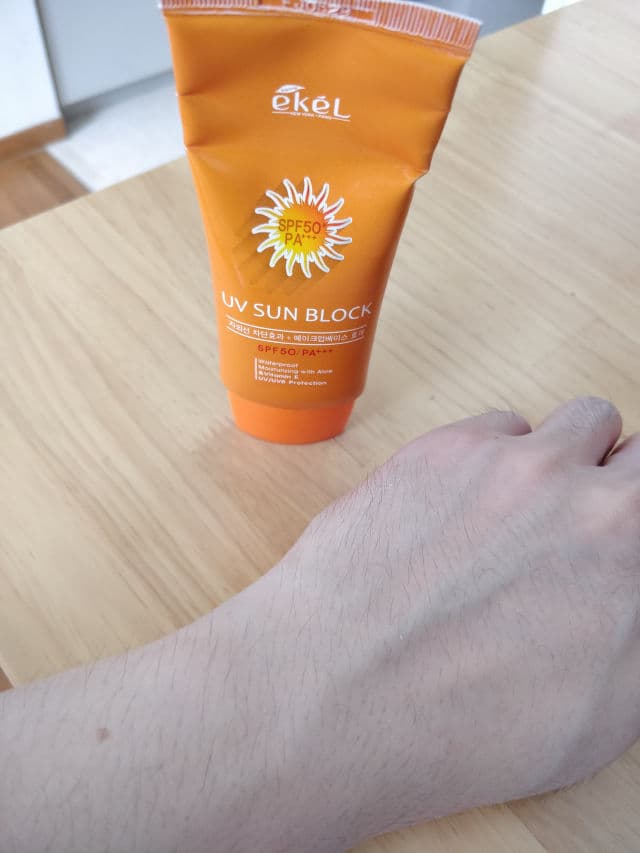 ekel UV Sun Block with SPF 50/ PA+++ review photo by Cedric
