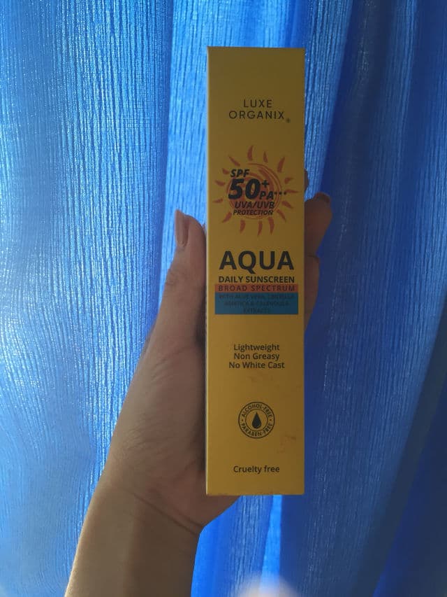 Luxe Organix SPF 50+ PA+++ UVA/UVB Protection Aqua Daily Sunscreen review photo by Chichaaay