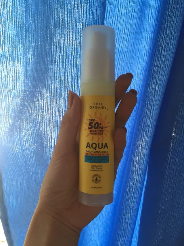 Luxe Organix SPF 50+ PA+++ UVA/UVB Protection Aqua Daily Sunscreen review photo by Chichaaay