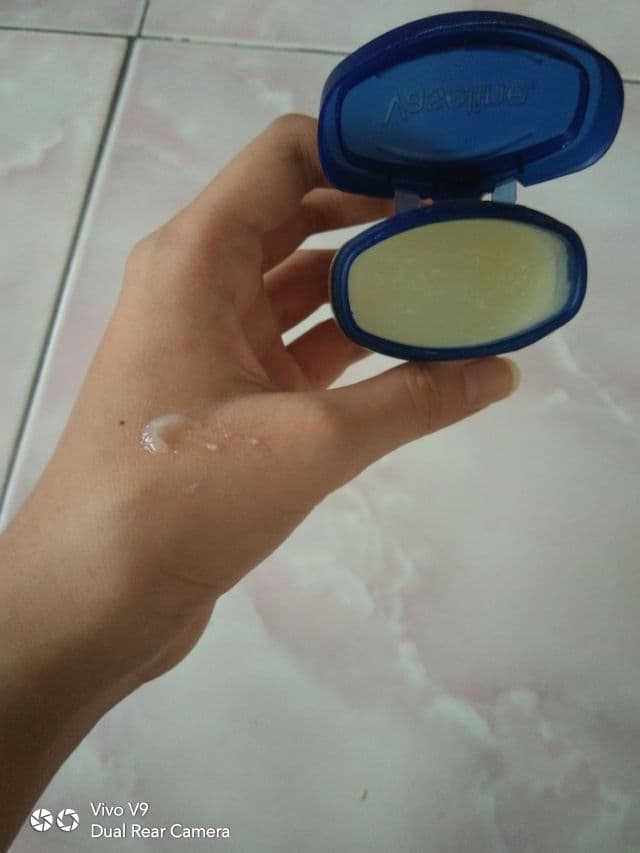 Vaseline Petroleum Jelly Original review photo by Itsnatalie