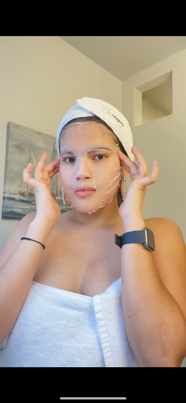 MEDIHEAL Collagen Essential Lifting & Firming Sheet Mask review photo by CindyCuidaTuPiel