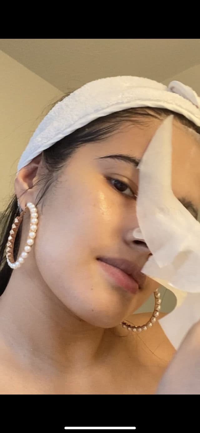 MEDIHEAL Collagen Essential Lifting & Firming Sheet Mask review photo by CindyCuidaTuPiel