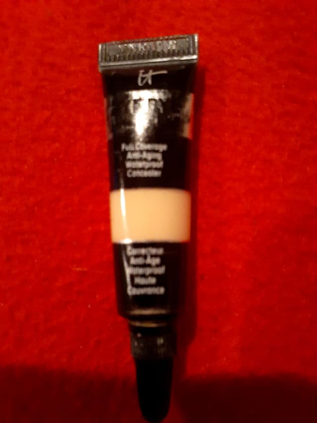 It Cosmetics Bye Bye Under Eye Anti-aging Concealer review photo by ColleenDoc1996