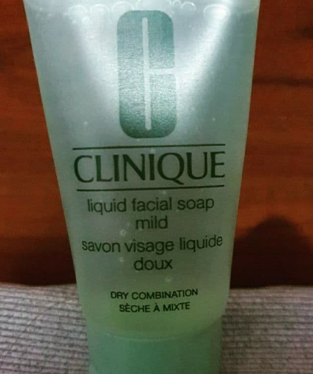 Clinique Liquid Facial Soap Extra Mild review photo by Cravingforglowskin