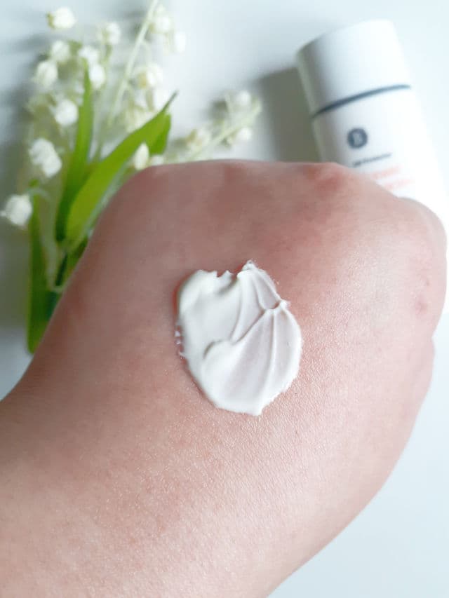 BLITHE UV Protector Honest Sunscreen for pH Balance & Mild Protection SPF50+ PA++++ review photo by Dalia